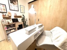 玄関～室内、自身が使用する道具も日々消毒しております。