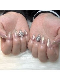 ベージュマグ×ビジュー