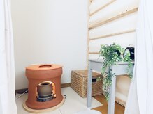 タイスパ メグリアイ(ThaiSpa meguriai)の雰囲気（よもぎ蒸しルームも個室タイプでリラックスできる環境です）