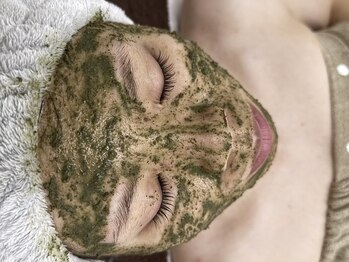 モアナ(Moana)の写真/【毛穴の黒ずみも徹底ケア】REVIハーブピーリングによる結果重視の肌質改善で、誰もが憧れる陶器肌へ◎