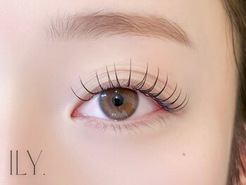 アイリー(ily)の写真/大人女子に圧倒的人気!ナチュラルに盛れる【フラットラッシュ】☆自まつ毛に負担をかけずにボリュームUP♪