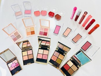 フルムーン(Full Moon)/たくさんのコスメから似合うを♪