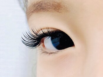 エン(enn)の写真/【軽く華やかな仕上がり】質重視の大人女性に◎パーマでは出せないボリューム感×高持続力で理想の目元に♪