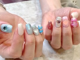 ブルー、ピンク、ハートネイル
