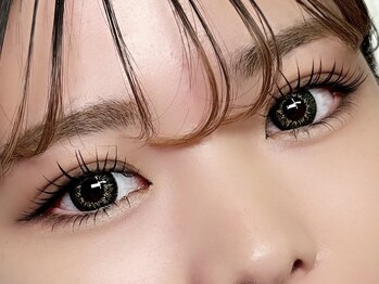 アクロ 梅田本店(ACRO)の写真/《フラットラッシュ ×LEDマツエク100本7150円》リピ90%超☆低刺激×抜群のモチの良さ！まつげ+眉SETも◎