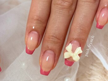 シャトラン(chatran)/フレンチネイル＋パーツ追加♪