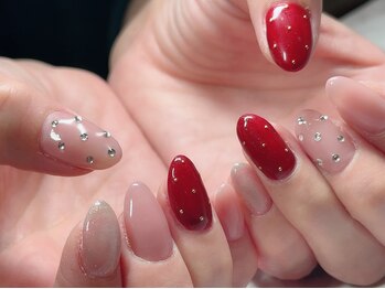 アンドネイルアンドビューティー(&NAIL and Beauty)/いちごカラーネイル