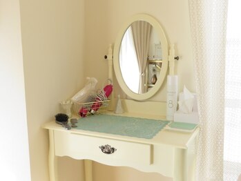 エソラ デ スリム(e Sola de Slim)/ドレッサーです。