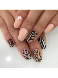 アニマル柄ネイル