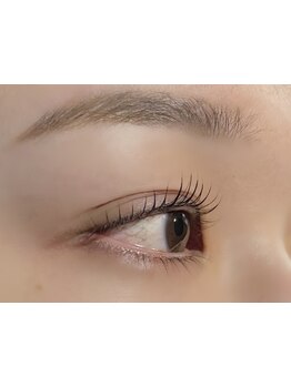 ナチュラル上品な目元にしたい