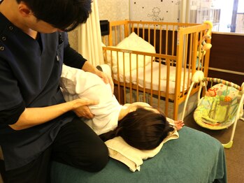 みやもと整骨院/お子様の隣で整体を受けれます♪