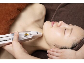 サロン ド プレシャス(Salon de Precious)/毛穴洗浄ピーリングフェイシャル