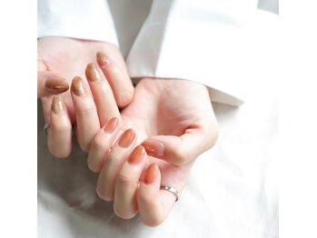 ラシック(LACHIC)の写真/ワンカラーで大人の上品に♪シンプルな中にも個性をプラスしてワンランク上の上品な指先に仕上げます♪