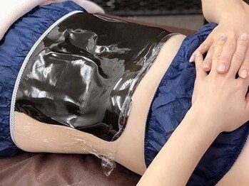 プリューム(PLUME)の写真/浮き輪肉撃退!【和漢温熱泥湿布+岩盤マット★60分￥8800】リピーター続出の最新メニューを今だけお得体感♪