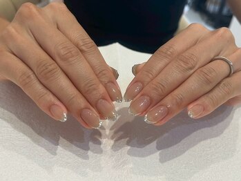 レア(le’a)の写真/1級ネイリストが行うハイセンス×ハイクオリティネイル♪大人上品なシンプルネイルで魅せる指先に★