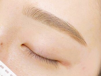 ルキア(Lukia)/アイブロウWAXスタイリング