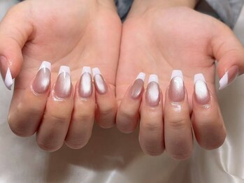 ヴィーナネイル ゆめタウン広島店(VinaNail)の写真/<お出かけ前、手元をお洒落に!>自爪の様な自然なフォルムとモチの良さが人気*爪が短い方も深爪の方も美しく