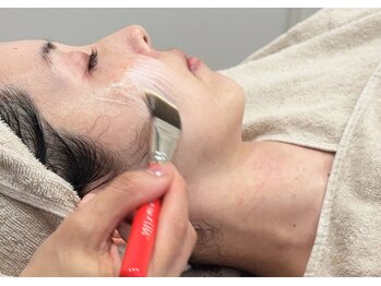 エナ(ENA)/ララピール「施術風景」