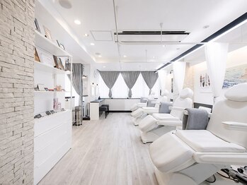 ザ サロン アリア 池袋(THE SALON aria)/白で統一されたこだわりの店内