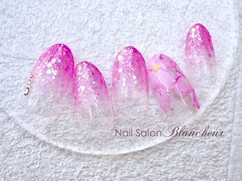 ネイルサロン ブランシュール(Nail Salon Blancheur)/キラキラピンクのぼかしフラワー