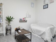 イーネ(e_ne)/サロンの内観