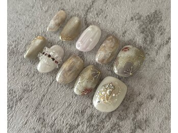 シー(SHE)/オーダーネイルチップ