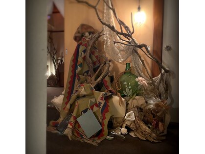 サロン ナウ オア ネバー(Salon Now or Never)の写真