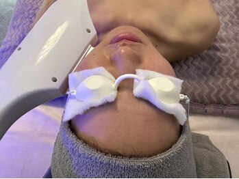 エリー(ELIY)の写真/【話題の光フェイシャル導入】すべすべぷるぷる肌♪また通いたくなる光フェイシャルを是非お試しください！