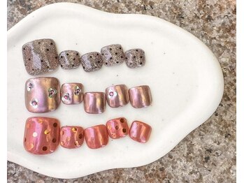 ノラ ミナミアオヤマ(NORA MINAMIAOYAMA)/トレンド◎春夏フットネイル♪♪