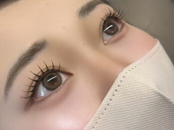 ポース(phoOs)の写真/【最高に可愛くなれる!!人気No,1★】マツエク+パーマでナチュラルに盛れると話題沸騰♪新宿/アイラッシュ