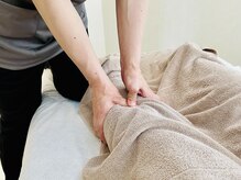 チル アンド リラックス(Chill and Relax)/オールハンドの施術です