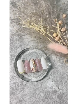 可愛いお正月ネイル