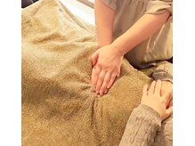 全身ケアでは、内臓を活性化するおなか整体が楽しめます！