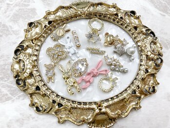 ネイルサロン トゥービー 御徒町上野(To Be)/ストーン付け放題コース8990円