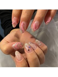 左右非対称個性派ネイル♪