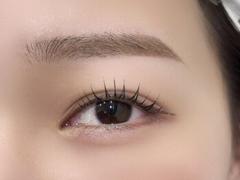 アン フェミン(une FEMIN)の写真/【垢抜けアイブロウWAX¥5000(間引き込)】これまで約3万人ものアイデザインを経験!実力派スタッフ在籍◎