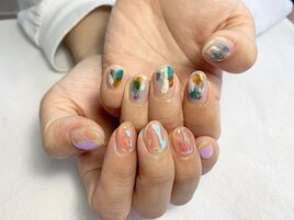 チグハグうるうるネイル