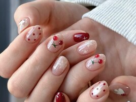 甘すぎない可愛いネイル