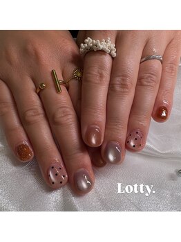 ロッティ 桑名(Lotty.)の写真/大人女性に選ばれる上品アート♪定額デザイン~持ち込みまで幅広く対応!自分らしさを大切にする指先へ。