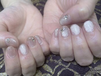 マーチ(March)/マグネットネイル