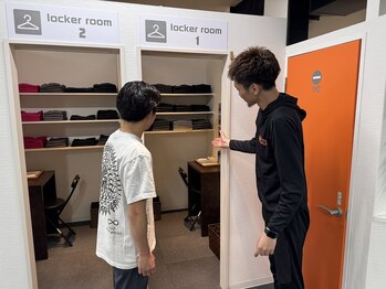 パーフェクトストレッチ 大阪船場店/更衣室へご案内♪