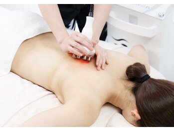 プライマルビューティ 艶 本店(Primal Beauty)/ボディーにハイパーナイフ♪