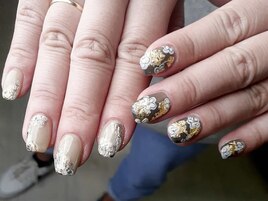 ゆるお花ちぐはぐネイル