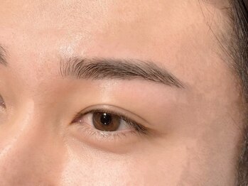眉毛専門店 Ai Quick[アイクイック] 新宿南口/南新宿/代々木店【11/1～(予定)】の写真/【メンズアイブロウワックス30分3300円】時短ケアで清潔感UP◎骨格に合わせたデザインで自信の持てる眉に！