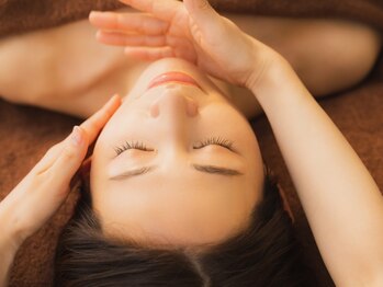 リリーガーデン 手稲店(Lily Garden)の写真/お肌を磨き上げる話題の最新ピーリング【REVI陶肌ピール★￥11000】透明感アップ&ニキビケア！敏感肌でも◎