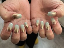 サクノネイル(SAKUNONAIL)/ゴールドミラーグラデネイル