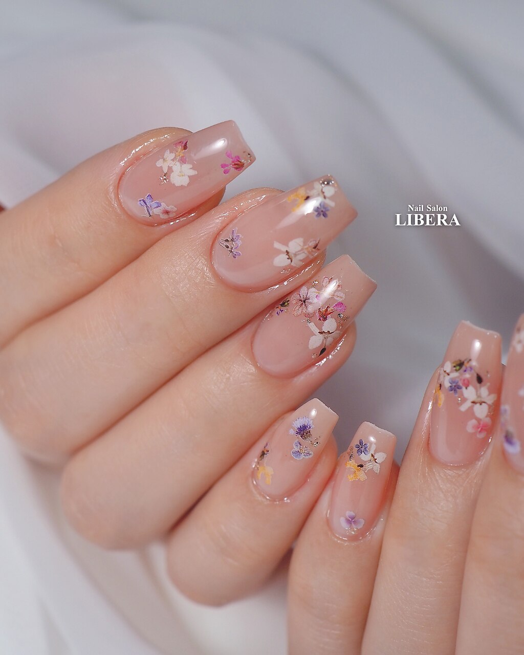 2026年春トレンド】ネイルシールのネイルデザイン集｜人気順