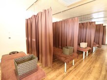 半個室の施術スペースでリラックス♪