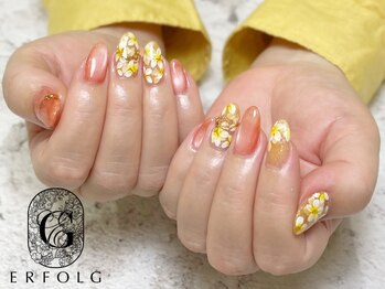 ネイルサロン エアフォルク 銀座(Erfolg)の写真/毎月2回新作デザインを更新♪毎回必ず新しいアートに出会えます★イベント前のネイルもお任せください！