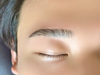 エムズアイブロウ 京都烏丸店(M’sアイブロウ)の写真/《垢抜けたい男性必見》自眉を活かしたメンズアイブロウデザイン◎顔馴染みの良いデザインをご提案